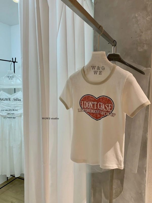 復古拚色愛心邊字母tee-3色 復古拚色愛心邊字母tee-3色