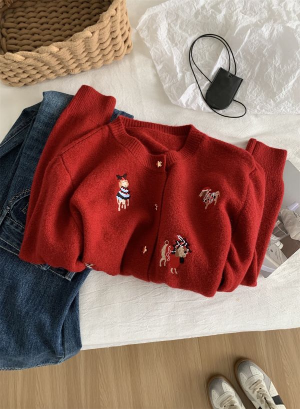 聖誕氛圍感小狗刺繡設計感五角星扣毛衣外套 聖誕氛圍感小狗刺繡設計感五角星扣毛衣外套