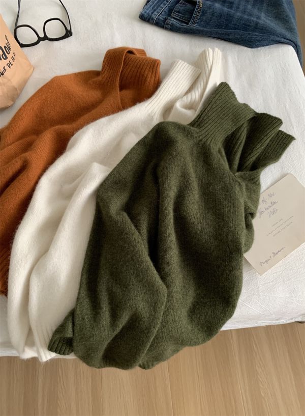 墨綠色綿羊毛翻領慵懶針織V領上衣-4色 墨綠色綿羊毛翻領慵懶針織V領上衣-4色