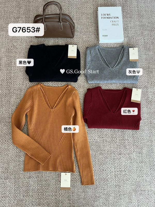 極簡風修身顯瘦性感V領針織上衣-5色 極簡風修身顯瘦性感V領針織上衣-5色