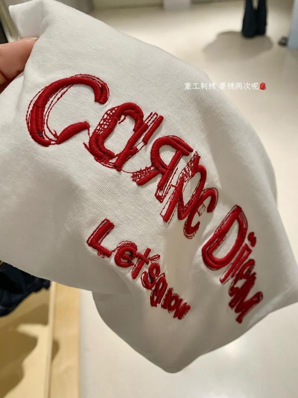 復古風立體字母刺繡寬鬆T恤-2色 復古風立體字母刺繡寬鬆T恤-2色