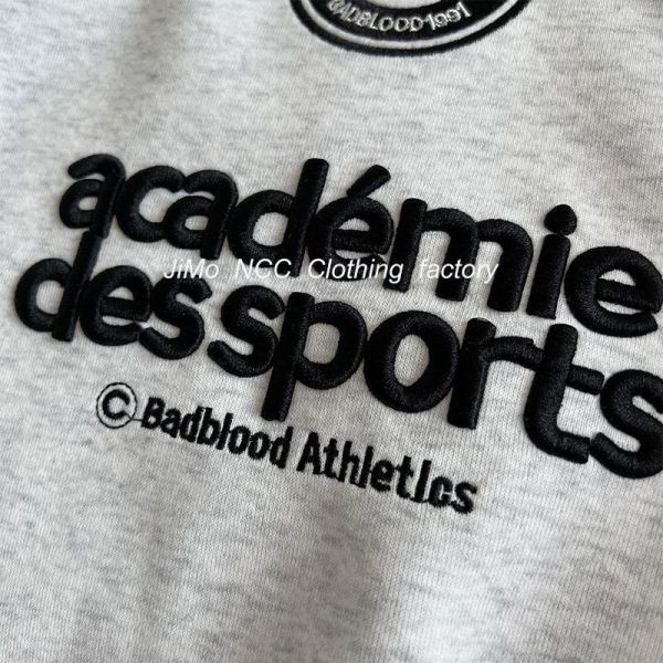 美式復古運動風logo刺繡V領上衣 美式復古運動風logo刺繡V領上衣