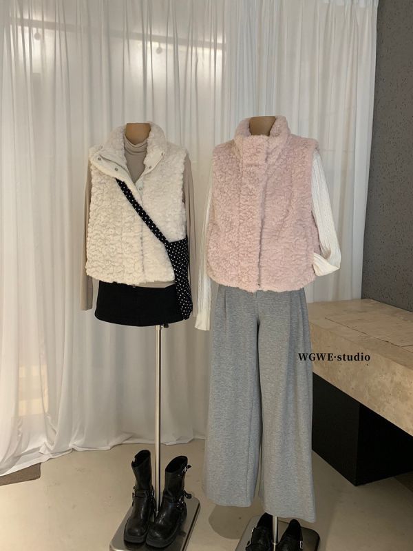 氣質百搭立領單排扣保暖毛絨背心-3色 氣質百搭立領單排扣保暖毛絨背心-3色