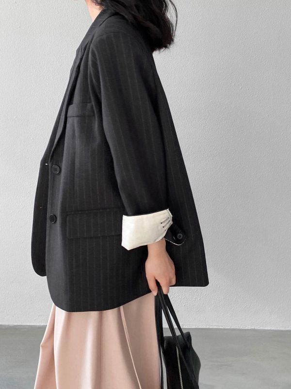 質感在線極簡風背後刺繡條紋西外 質感在線極簡風背後刺繡條紋西外