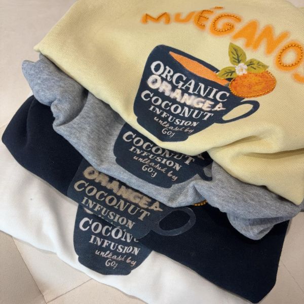 刺繡印花圓領休閒T恤-4色 刺繡印花圓領休閒T恤-4色