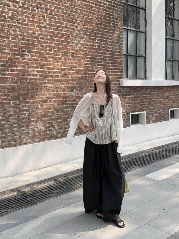 溫柔風復古條紋後背繫帶鏤空背心-3色 溫柔風復古條紋後背繫帶鏤空背心-3色