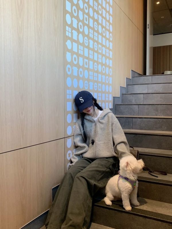 慵懶鬆弛感條紋廓形拉鍊連帽外套-2色 慵懶鬆弛感條紋廓形拉鍊連帽外套-2色