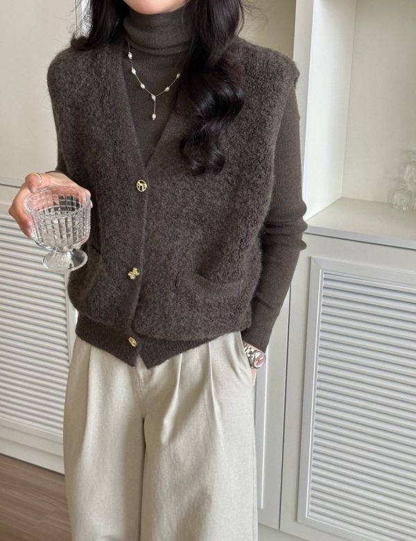 蝴蝶結扣 羊羔毛復古設計釦背心-5色 蝴蝶結扣 羊羔毛復古設計釦背心-5色