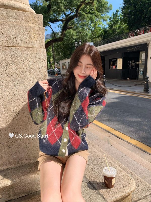 法式設計感時尚撞色菱格紋V領針織開衫-3色 法式設計感時尚撞色菱格紋V領針織開衫-3色