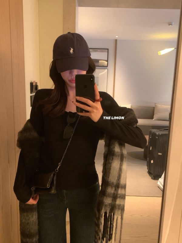 帶胸墊簡約德絨百搭U領T恤-4色 帶胸墊簡約德絨百搭U領T恤-4色