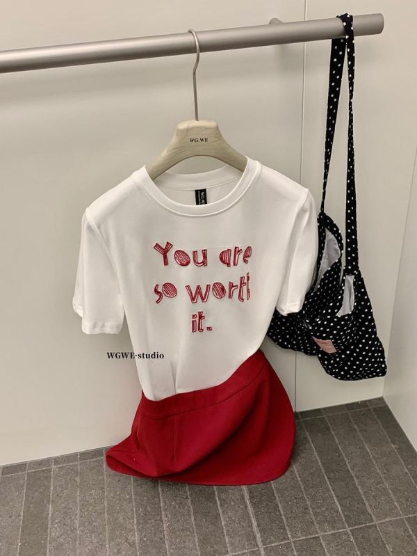 舒適設計感 百搭刺繡短T-2色 舒適設計感 百搭刺繡短T-2色