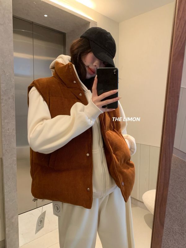 溫柔高級感 立領燈芯絨百搭鋪棉休閒背心-4色 溫柔高級感 立領燈芯絨百搭鋪棉休閒背心-4色