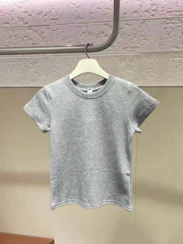 質感休閒透氣挺版正肩修身上衣-4色 質感休閒透氣挺版正肩修身上衣-4色