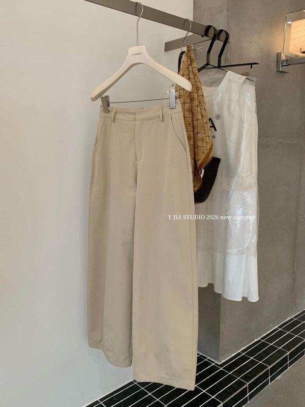 夏日慵懶鬆弛感polo領針織上衣+闊腿褲兩件套裝 夏日慵懶鬆弛感polo領針織上衣+闊腿褲兩件套裝