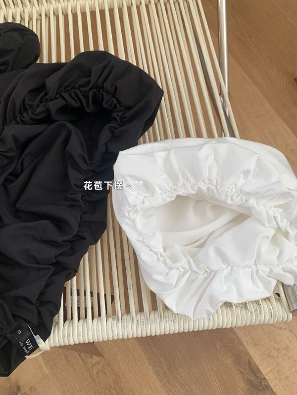 簡約褶皺寬肩帶甜美短款背心-3色 簡約褶皺寬肩帶甜美短款背心-3色