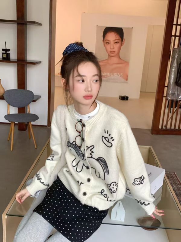 馬上有錢花立體提花針織外套毛衣-3色 馬上有錢花立體提花針織外套毛衣-3色