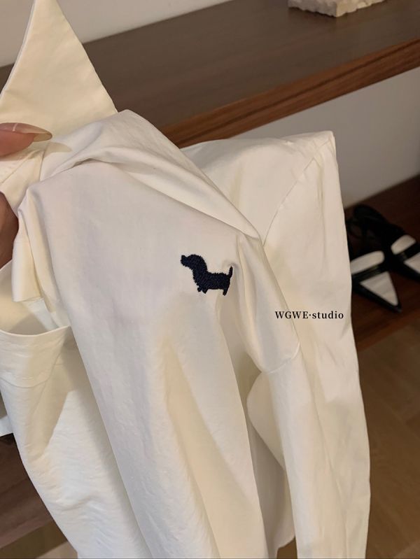 簡約小狗刺繡休閒氣質襯衫上衣 簡約小狗刺繡休閒氣質襯衫上衣