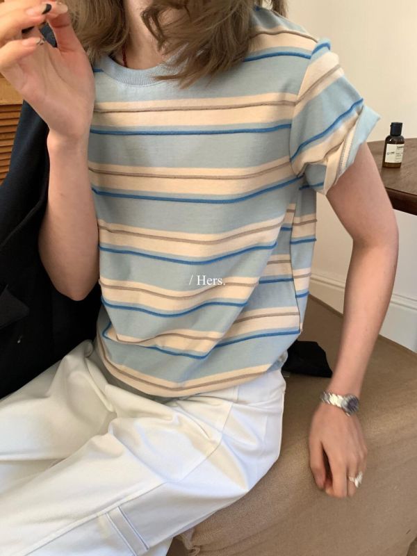 質感撞色～顯白設計感條紋上衣-2色 質感撞色～顯白設計感條紋上衣-2色