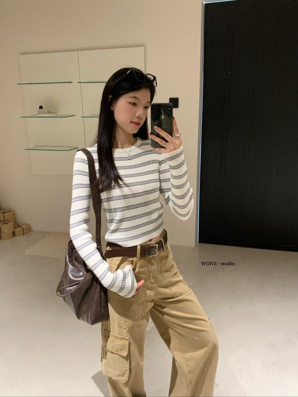 撞色條紋百搭修身針織上衣-2色 撞色條紋百搭修身針織上衣-2色