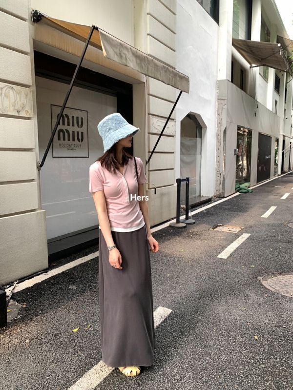 紙片瘦瘦裙 基礎百搭質感超舒服半身裙-3色 紙片瘦瘦裙 基礎百搭質感超舒服半身裙-3色