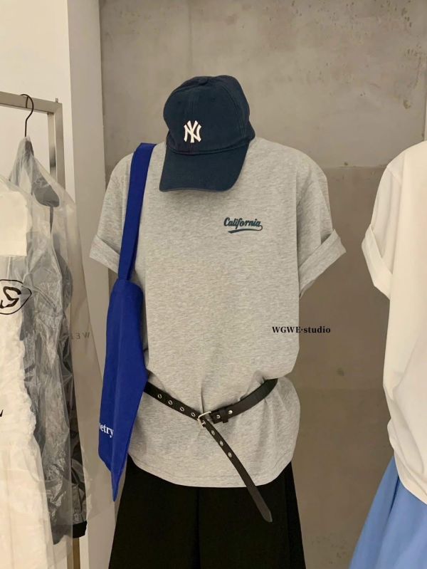 前後英文字母印花T恤-2色 前後英文字母印花T恤-2色