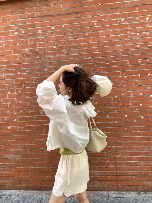 日常休閒透氣透氣輕運動感連帽外套-4色 日常休閒透氣透氣輕運動感連帽外套-4色