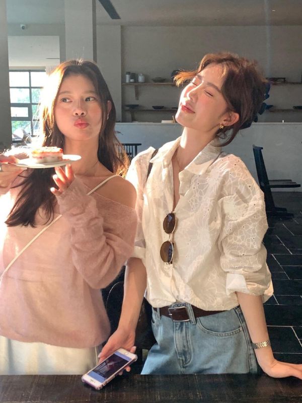 怎麼拍都好看～溫柔慵懶風蕾絲襯衫 怎麼拍都好看～溫柔慵懶風蕾絲襯衫