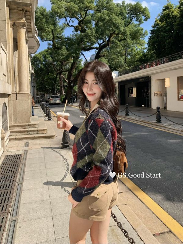 法式設計感時尚撞色菱格紋V領針織開衫-3色 法式設計感時尚撞色菱格紋V領針織開衫-3色