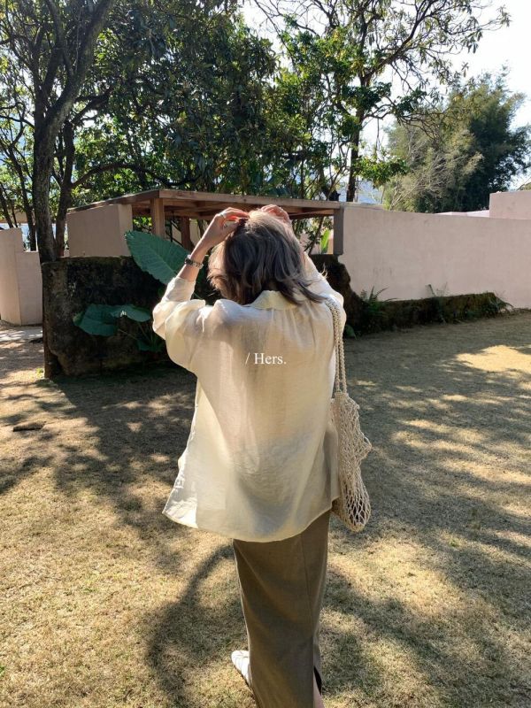 簡約氣質提花寬鬆質感襯衫-3色 簡約氣質提花寬鬆質感襯衫-3色