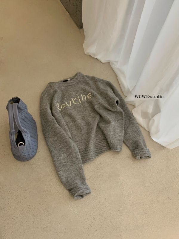 美式撞色字母刺繡短款針織上衣-3色 美式撞色字母刺繡短款針織上衣-3色