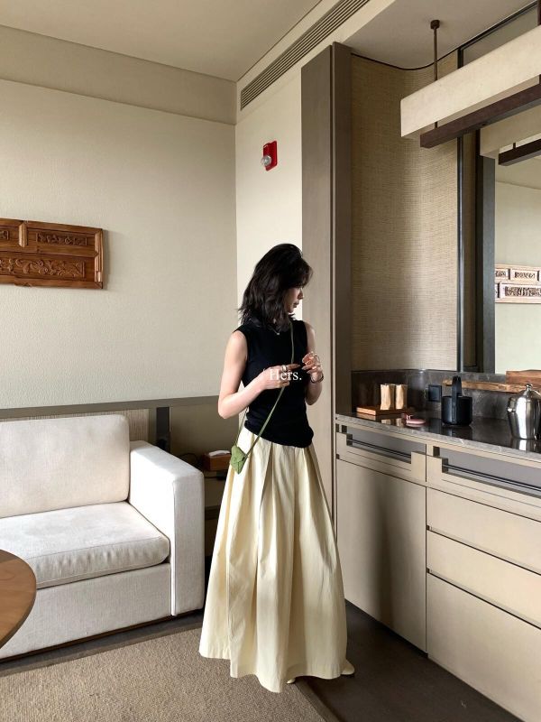 氣質微高領修身百搭針織背心-2色 氣質微高領修身百搭針織背心-2色