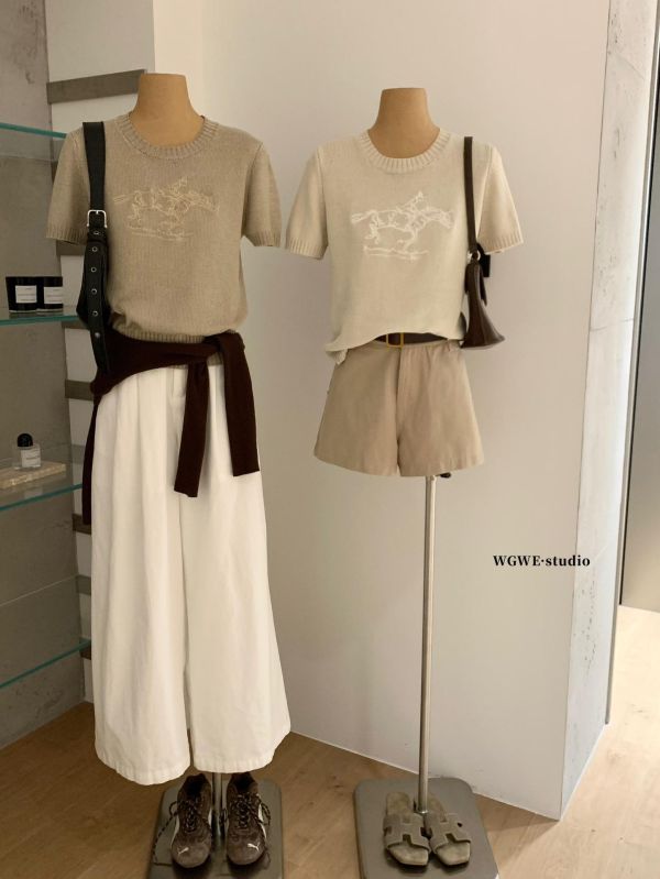 設計感騎馬刺繡百搭針織上衣-3色 設計感騎馬刺繡百搭針織上衣-3色