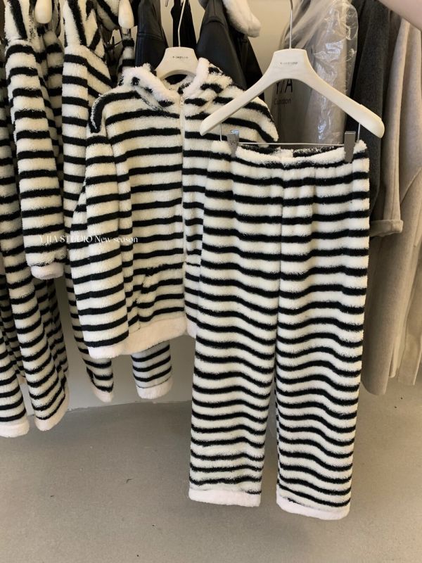 條紋加厚睡衣+鬆緊腰休閒褲套裝 條紋加厚睡衣+鬆緊腰休閒褲套裝