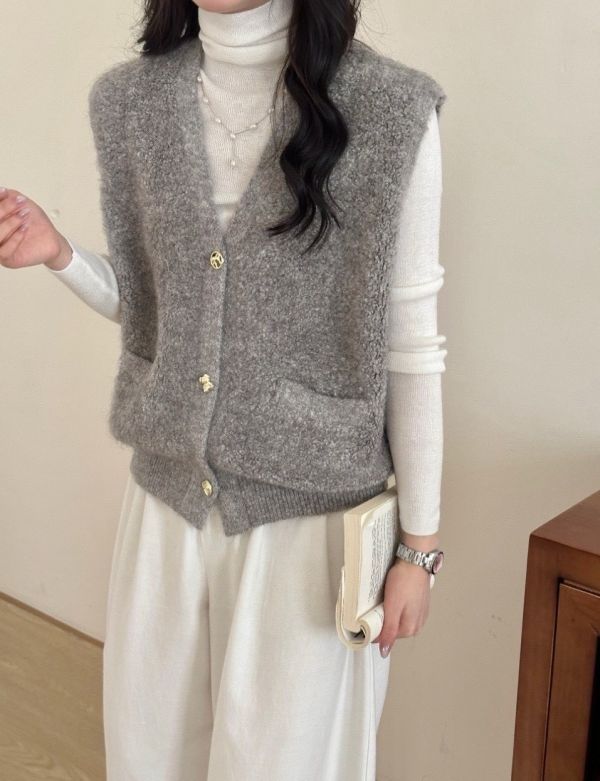 蝴蝶結扣 羊羔毛復古設計釦背心-5色 蝴蝶結扣 羊羔毛復古設計釦背心-5色