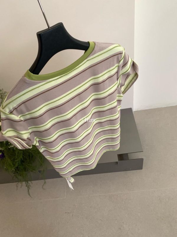 質感撞色～顯白設計感條紋上衣-2色 質感撞色～顯白設計感條紋上衣-2色