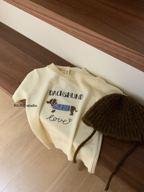 字母圖案刺繡短款百搭針織上衣-2色 字母圖案刺繡短款百搭針織上衣-2色