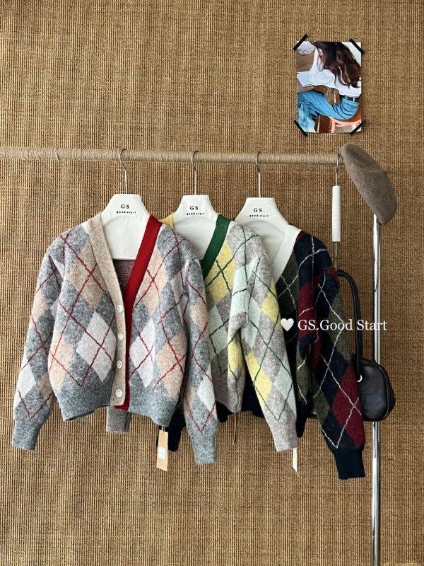 法式設計感時尚撞色菱格紋V領針織開衫-3色 法式設計感時尚撞色菱格紋V領針織開衫-3色