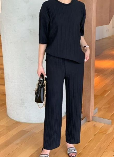 Korea 舒適褶皺寬鬆上衣+褲子set-3色 Korea 舒適褶皺寬鬆上衣+褲子set-3色