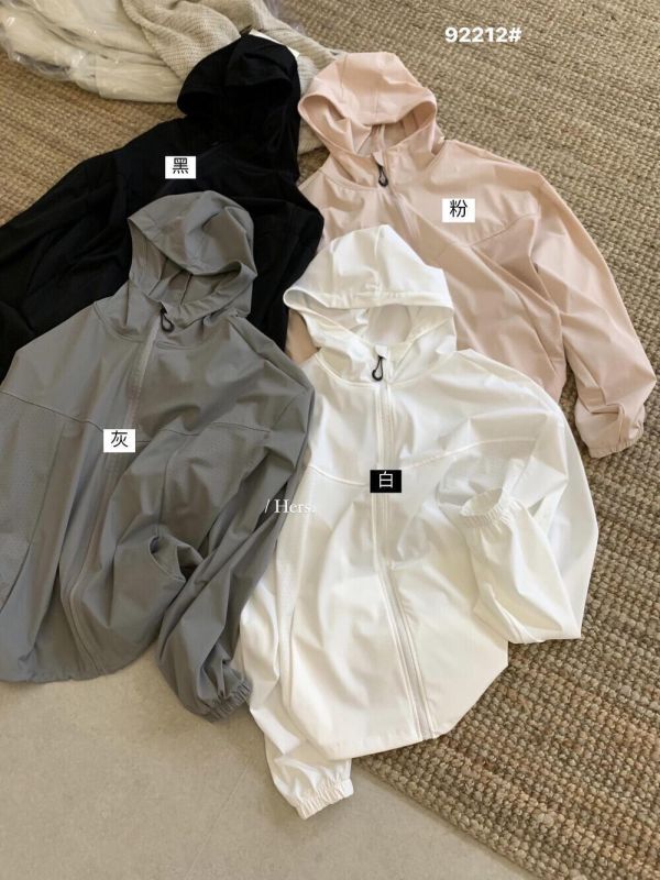 簡約風輕運動戶外連帽外套-4色 簡約風輕運動戶外連帽外套-4色