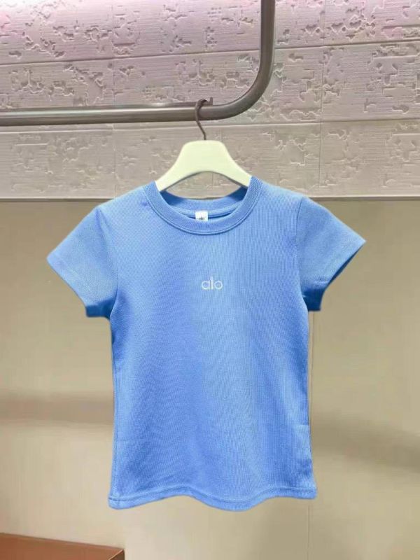 質感休閒透氣挺版正肩修身上衣-4色 質感休閒透氣挺版正肩修身上衣-4色