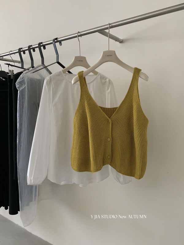 韓系寬鬆顯瘦襯衫+V領針織馬甲背心-4色 韓系寬鬆顯瘦襯衫+V領針織馬甲背心-4色