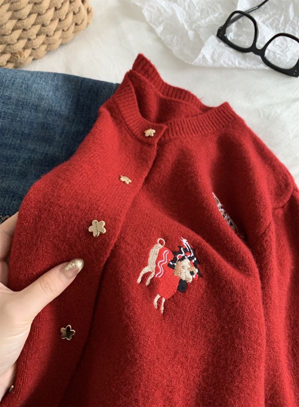 聖誕氛圍感小狗刺繡設計感五角星扣毛衣外套 聖誕氛圍感小狗刺繡設計感五角星扣毛衣外套