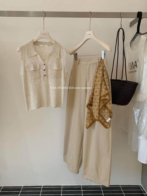 夏日慵懶鬆弛感polo領針織上衣+闊腿褲兩件套裝 夏日慵懶鬆弛感polo領針織上衣+闊腿褲兩件套裝