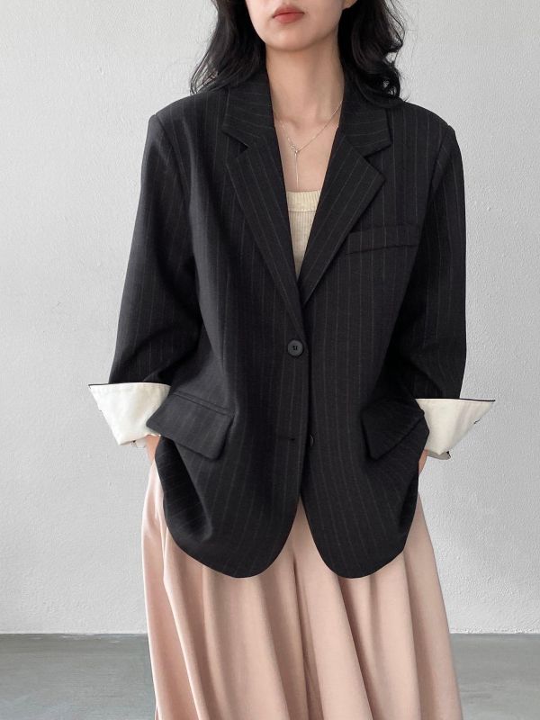 質感在線極簡風背後刺繡條紋西外 質感在線極簡風背後刺繡條紋西外