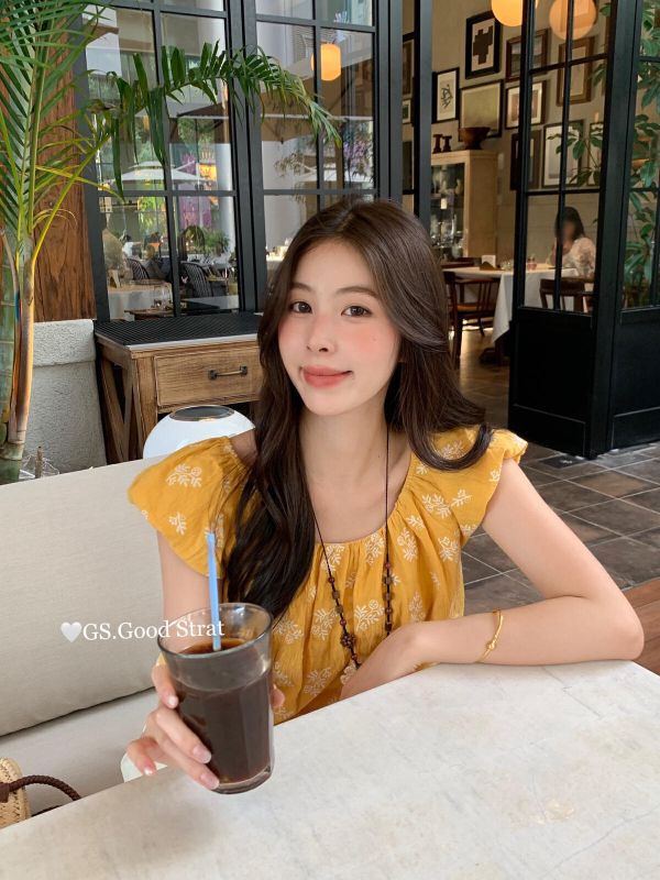 渡假甜美少女感碎花飛飛袖上衣-2色 渡假甜美少女感碎花飛飛袖上衣-2色