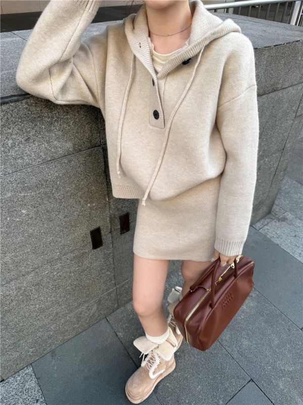 休閒減齡連帽針織+高腰半身裙套裝-3色 休閒減齡連帽針織+高腰半身裙套裝-3色