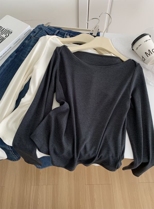 設計感一字肩柔軟慕斯絨露鎖骨百搭打底衫-4色 設計感一字肩柔軟慕斯絨露鎖骨百搭打底衫-4色