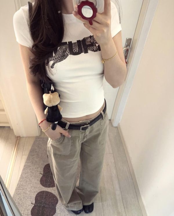 設計感收腰字母印花T-2色 設計感收腰字母印花T-2色