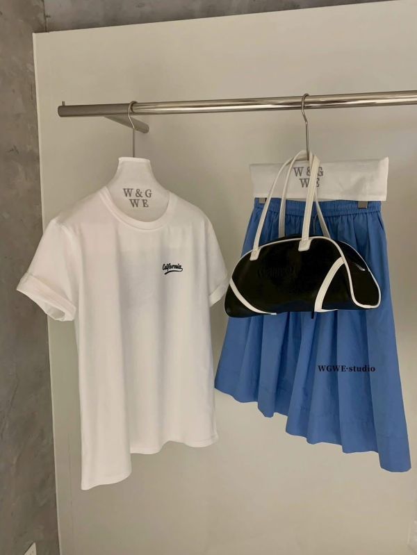 前後英文字母印花T恤-2色 前後英文字母印花T恤-2色