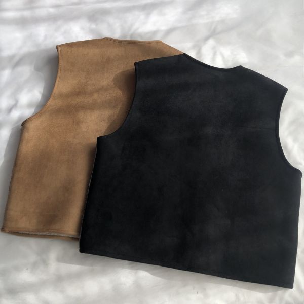 雙面穿!羊羔毛麂皮絨一體加絨百搭背心-2色 雙面穿!羊羔毛麂皮絨一體加絨百搭背心-2色